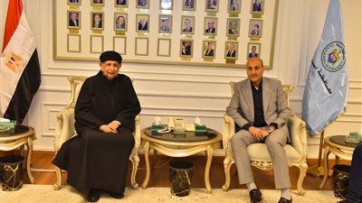محافظ أسيوط يستقبل وكيل مطرانية أبوتيج للأقباط الأرثوذكس  
