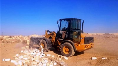 محافظ أسوان يتابع أعمال المرحلة الثانية من الموجة 28 لازالة التعديات