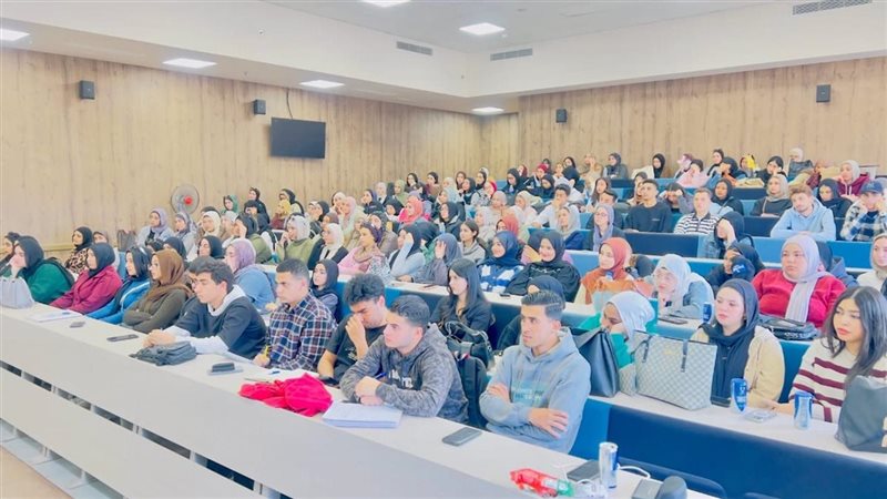 برامج اللغات بكلية