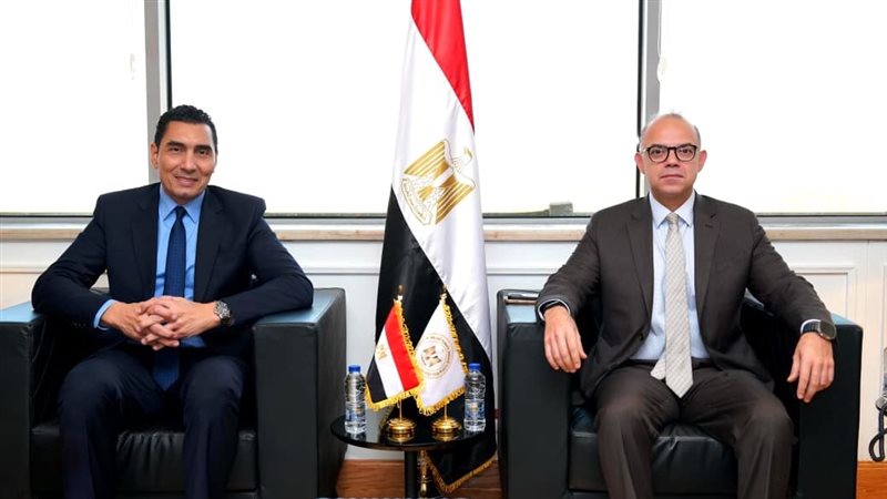 وزيرا الشباب والاستثمار