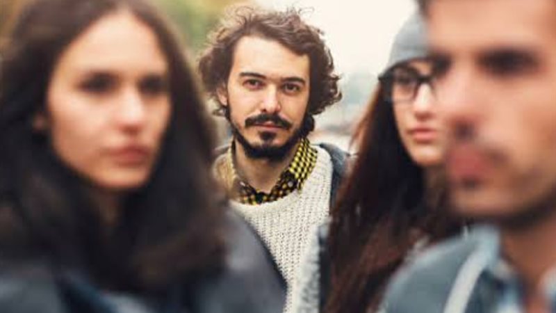 عين المرأة ترى الرجل