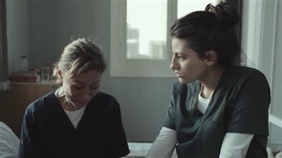 صحاب الأرض الحلقة 4.. منة شلبي تنهار من البكاء وإياد نصار يبكي بسبب شقيقه 