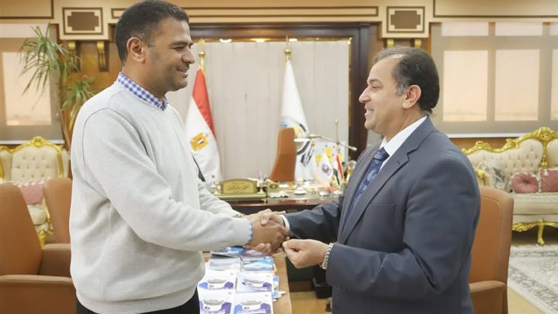 رئيس جامعة قنا