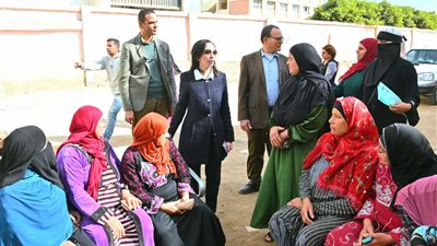 جولة مفاجأة لمحافظ البحيرة بمركز كفر الدوار على مختلف القطاعات