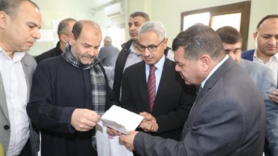 محافظ بني سويف يوجه بمواصلة العمل في تيسير إجراءات التصالح