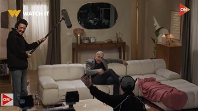محمود البزاوي ضيف حلقة «الكاميرا الخفية» مع تميم يونس