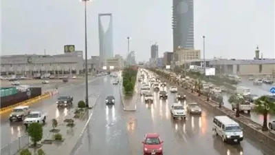 رياح مثيرة للأتربة وأمطار خفيفة.. تفاصيل طقس السعودية اليوم