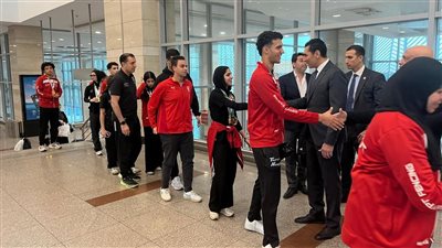 وزير الشباب والرياضة يستقبل بعثة منتخب مصر للسلاح 