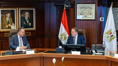 محافظ البنك المركزي ووزير التعليم العالي يبحثان دعم 