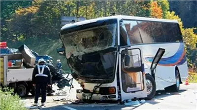 مقتل وإصابة 44 شخصا جراء سقوط حافلة سياحية في نهر جليدي بنيبال