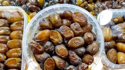 منها البيض والتمر..أفضل أطعمة تهيئ جسمك للصيام دون إرهاق أو هبوط