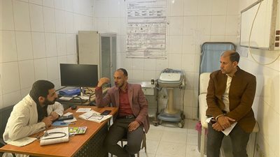 مرور مكثف لإدارة نجع حمادي على وحدة القناوية بحري وإحالة المتغيبين للتحقيق