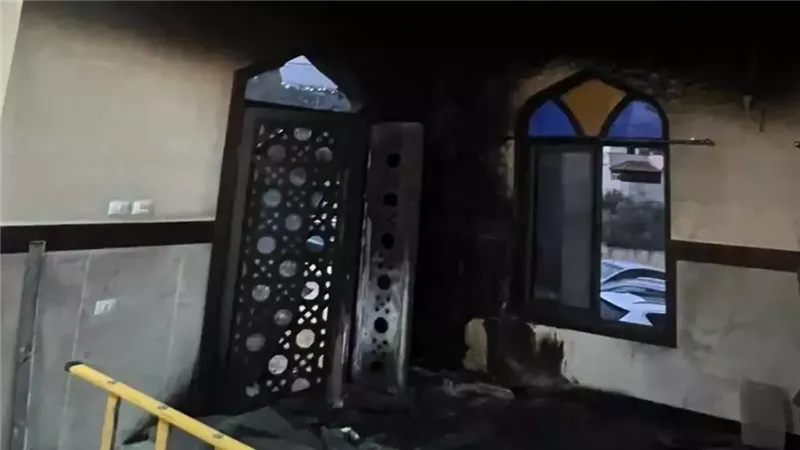 حرق مسجد أبو بكر