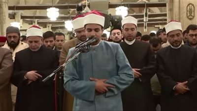 دعمًا للموهوبين.. الطالب محمد رضا قابيل يؤم المصلين في التراويح بالأزهر 