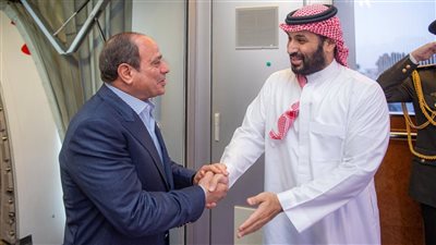 السيسي في السعودية.. دلالات سياسية واستراتيجية وسط توترات خليجية وإقليمية