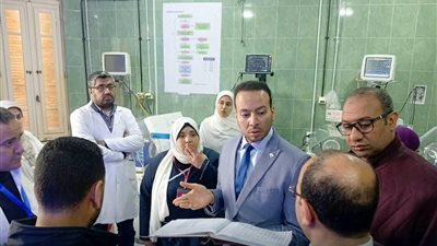 وكيل وزارة الصحة يتفقد مستشفى ادفينا ويكلف لجنة متخصصة بدراسة إنشاء وحدة عنا