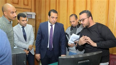 بتوجيهات محافظ قنا.. نائب المحافظ يشهد احتفالية اليوم العالمي للمرأة