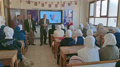 مدير تعليم أسيوط يتفقد مدارس الغنايم غرب ويشيد بمستوى الطلاب