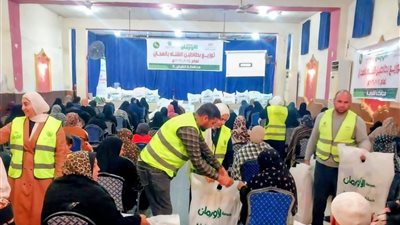تضامن الشرقية والأرومان لليوم التانى على التوالى توزيع 775 بطانية ولحاف