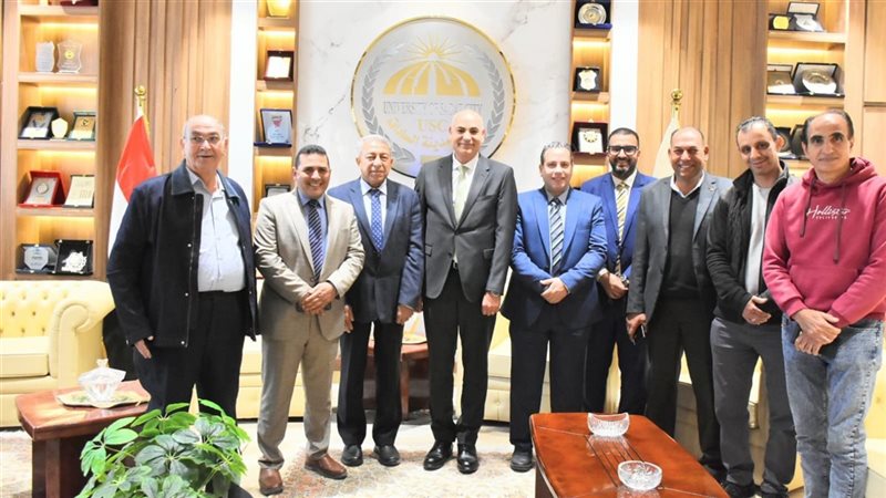 الدكتور ناصر في الجامعة
