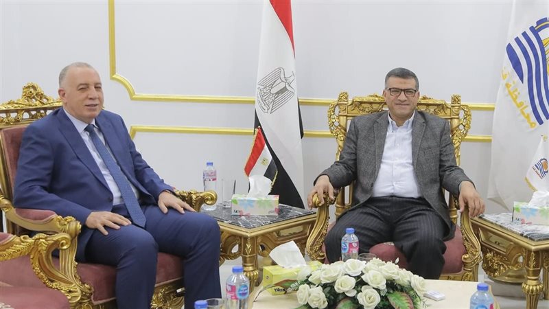 محافظ قنا