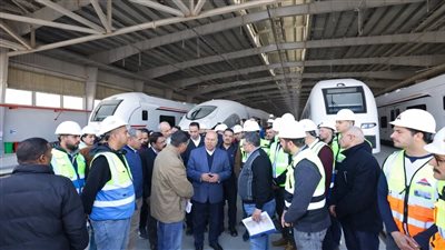 كامل الوزير: القطار الكهربائي السريع يربط البحرين الأحمر والمتوسط برياً 
