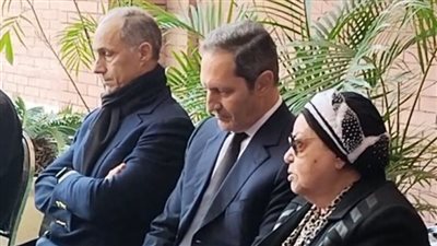 أسرة الرئيس السابق مبارك تحيي الذكرى السادسة لوفاته بمقابر العائلة |صور