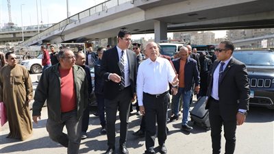 محافظ القاهرة يتفقد ميدان رمسيس لمتابعة إعادة الانضباط والتطوير الحضاري