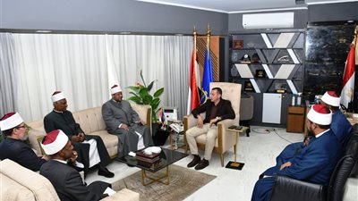 محافظ أسوان يستقبل القيادات الدينية بالمحافظة لبحث سبل التعاون المشترك 