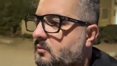 بعد 15 سنة.. شاب سوري يودع مصر بآخر صلاة فجر ويثير تفاعلا
