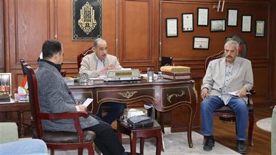 رئيس مدينة الغردقة يتابع ملفات التراخيص والتصالح واسترداد أراضي الدولة