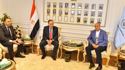 تعاون مثمر بين السلطة التنفيذية والقضائية بأسيوط لتعزيز سيادة القانون
