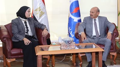 محافظ السويس يستقبل رئيس المنطقة الجغرافية ورئيس السويس الجديدة