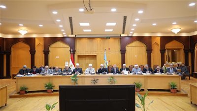 مجلس جامعة الأزهر يهنئ العمداء بإنشاء كليتي القرآن ويشكر الإمام الأكبر لدعمه