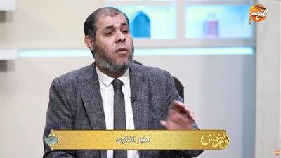 هل يجوز الصلاة وراء الشيخ في التلفزيون؟ محمود سعد خليفة يجيب
