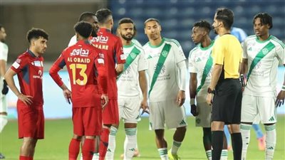 اتحاد الكرة السعودي: التسلل ثلاثي الأبعاد حسم الجدل في مواجهة ضمك والأهلي