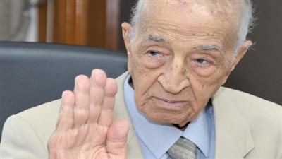 قامة إعلامية ووطنية تركت إرثًا خالدًا.. كيف نعت الأحزاب رحيل فهمي عمر؟