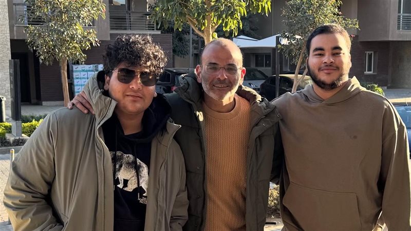 أيمن بهجت قمر وأولاده