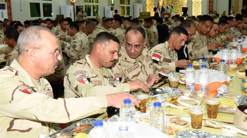 جانب من الإفطار الجماعي