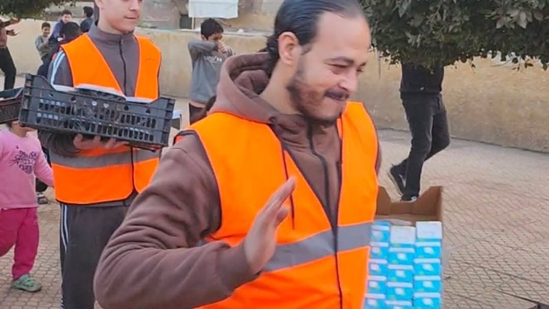أثناء توزيع الوجبات
