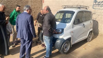 محافظ الدقهلية يتابع ميدانيا النظافة العامة بمحلة الدمنة سيرا على الأقدام