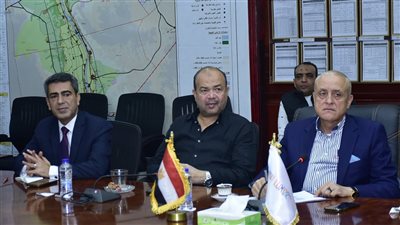 محافظ الأقصر يلتقي أعضاء مجلسي النواب والشيوخ لبحث ملفات التنمية وخدمة المواطن