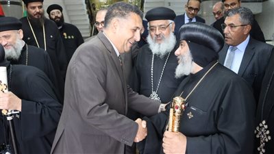 محافظ القليوبية يستقبل وفد مطرانيات الكنيسة القبطية الأرثوذكسية لتهنئته بمنصبة