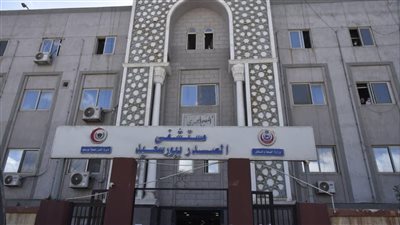 محافظ بورسعيد يتفقد مستشفى الصدر  بحي المناخ ويلتقي عدد من المرضي