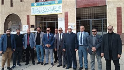 رئيس جامعة الأزهر  يوجه بتوفير الخدمات الطبية للمواطنين في دمياط