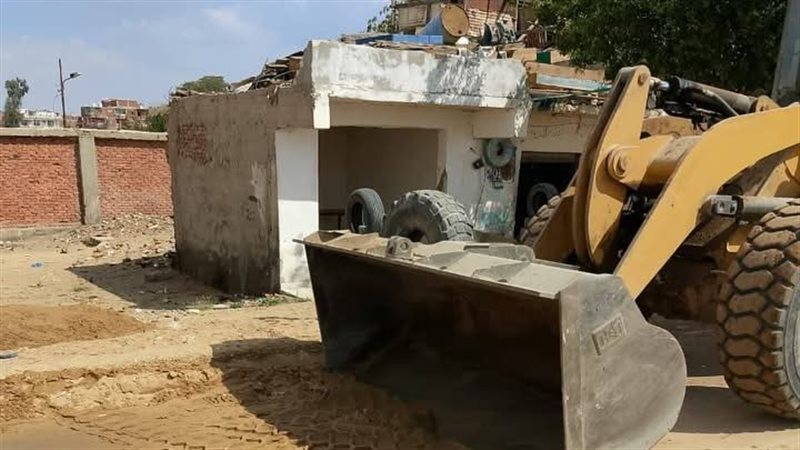 رفع الأتربة بطريق