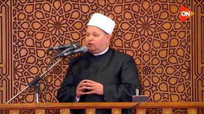 بحضور السيسي وعدد من الوزراء.. الشحات العزازي إمام بصلاة ثاني جمعة بشهر رمضان 