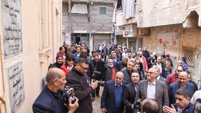 محافظ الإسكندرية يفتتح مسجد الحاجة زينب نوار بحي شرق بعد تطويره 
