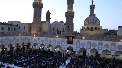 حصاد الأسبوع الأول من رمضان: الجامع الأزهر وبيت الزكاة يقدمان 80 ألف وجبة 
