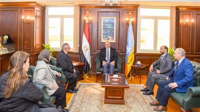 محافظ الإسكندرية يستقبل مدير مكتبة الإسكندرية لتهنئته بتوليه منصبه محافظا 